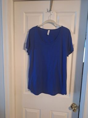 LuLaRoe Scoop Neck Short Sleeve Top in Royal Blue